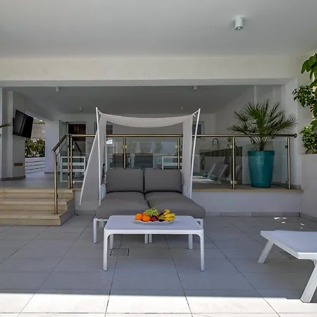 Olymp Luxury Family House