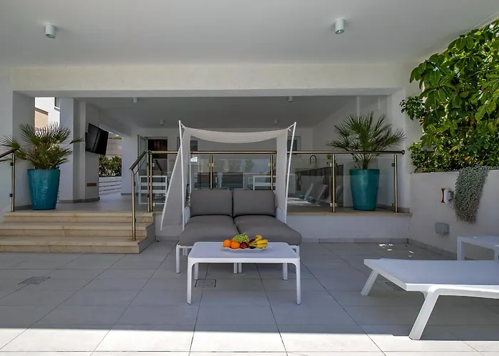 Olymp Luxury Family House