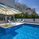 Villa Olymp Luxury Family House