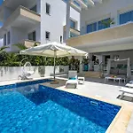 Olymp Luxury Family House * Paphos